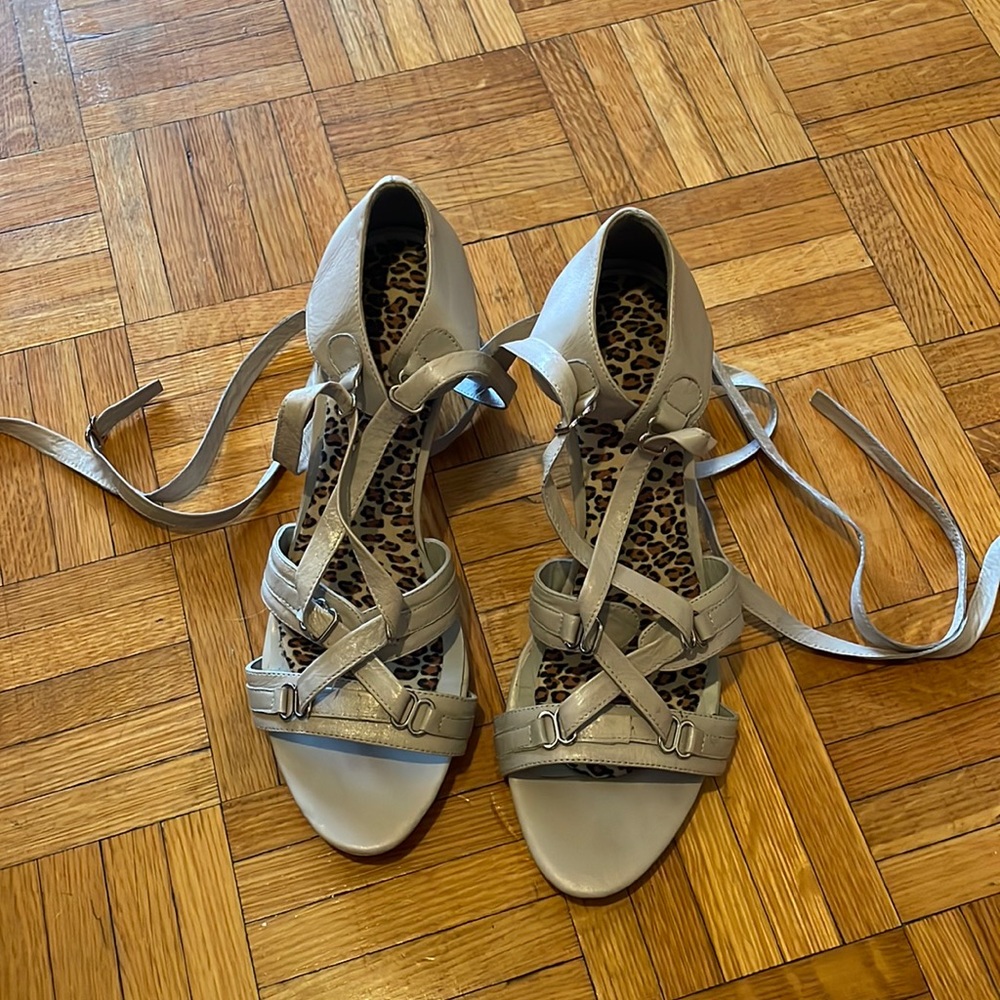 Rudsak leather straps hight heels
